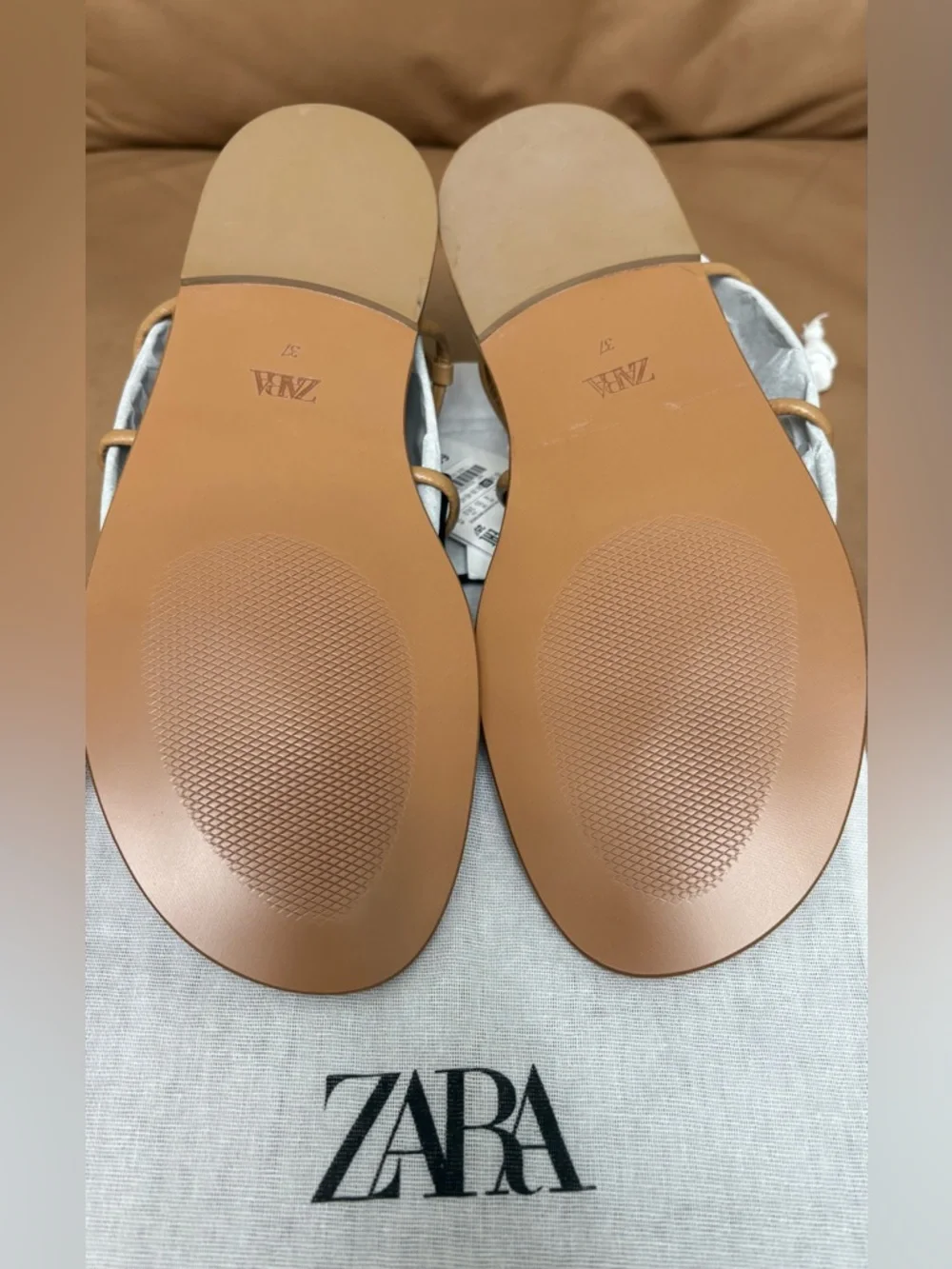 ZARA Tan Leather Beaded T-Strap Sandals
6.5 (37) NWT - Picture 3 of 7